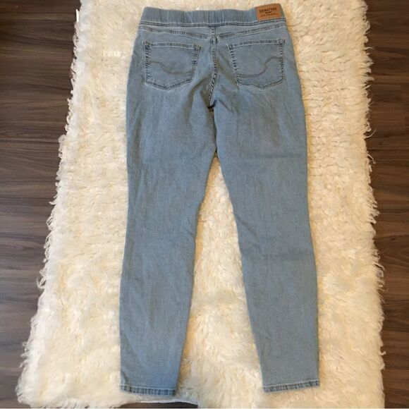 Levis Pull on High Rise Skinny! Shaping Jeans! - Picture 5 of 7